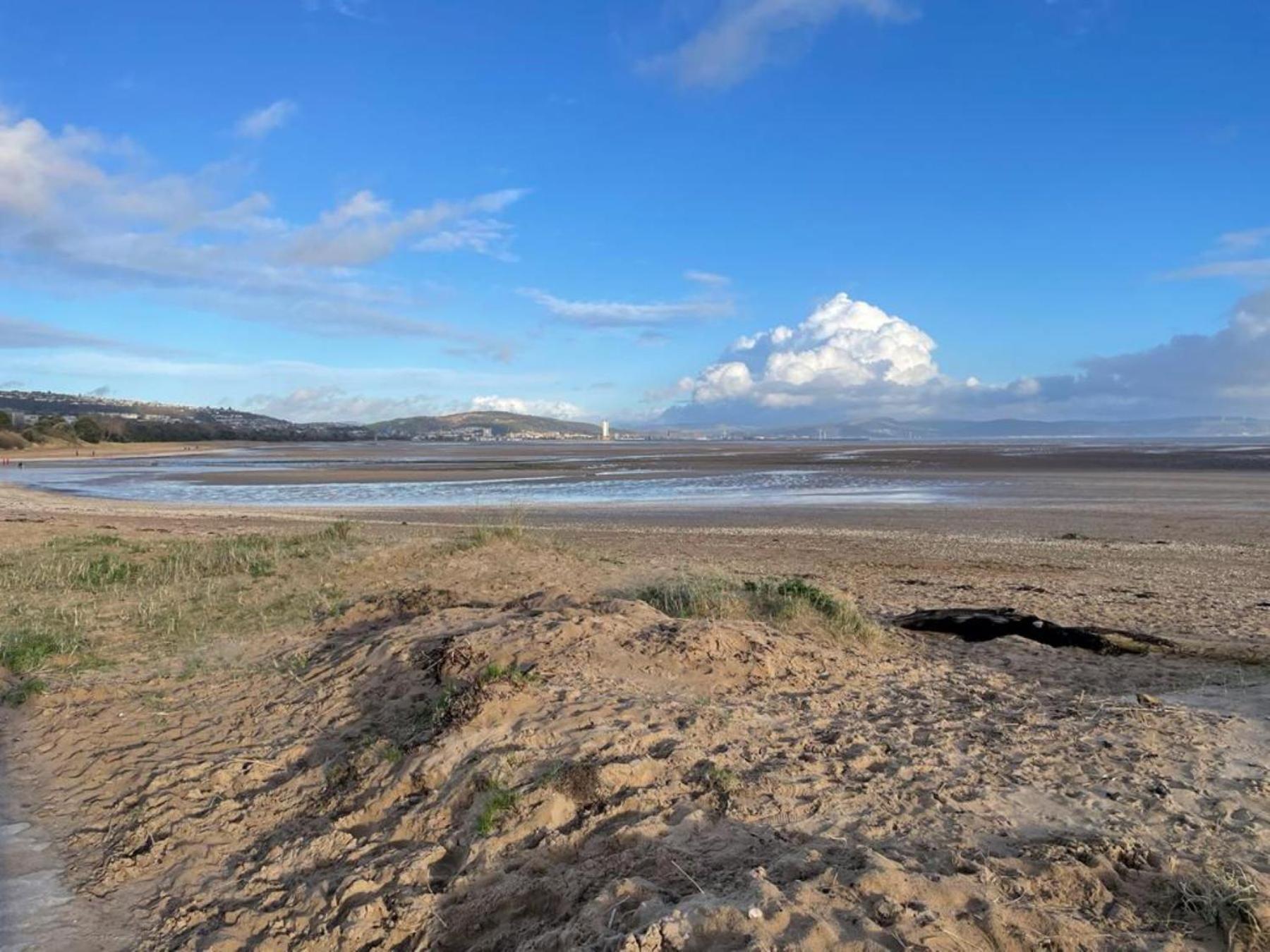 Casa One Hundred - A Beautiful 4 Bed House On The Beach Front Swansea Exterior foto